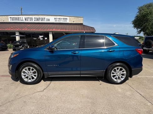 Used 2019 Chevrolet Equinox LT w/ Driver Convenience Package FWD image 4