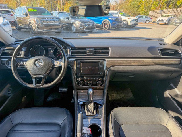 Used 2018 Volkswagen Passat 2.0T SEL Premium FWD image 7