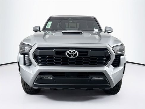 Certified 2025 Toyota Tacoma TRD Sport image 10