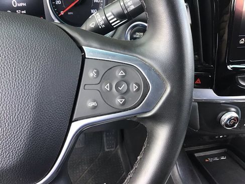 Used 2023 Chevrolet Traverse LT FWD image 23