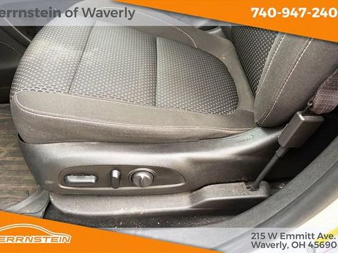 Used 2021 GMC Acadia SLE w/ Driver Convenience Package AWD/4WD image 17