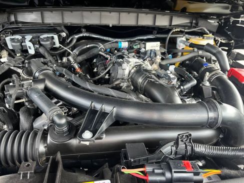 New 2025 Ford Bronco Badlands image 3