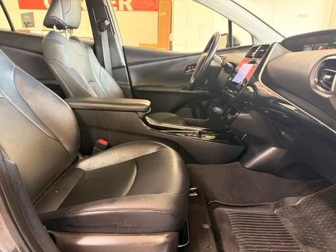 Used 2022 Toyota Prius XLE FWD image 27