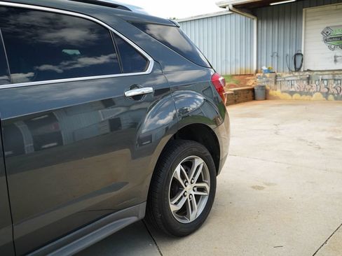 Used 2017 Chevrolet Equinox Premier w/ Enhanced Convenience Package AWD/4WD image 22