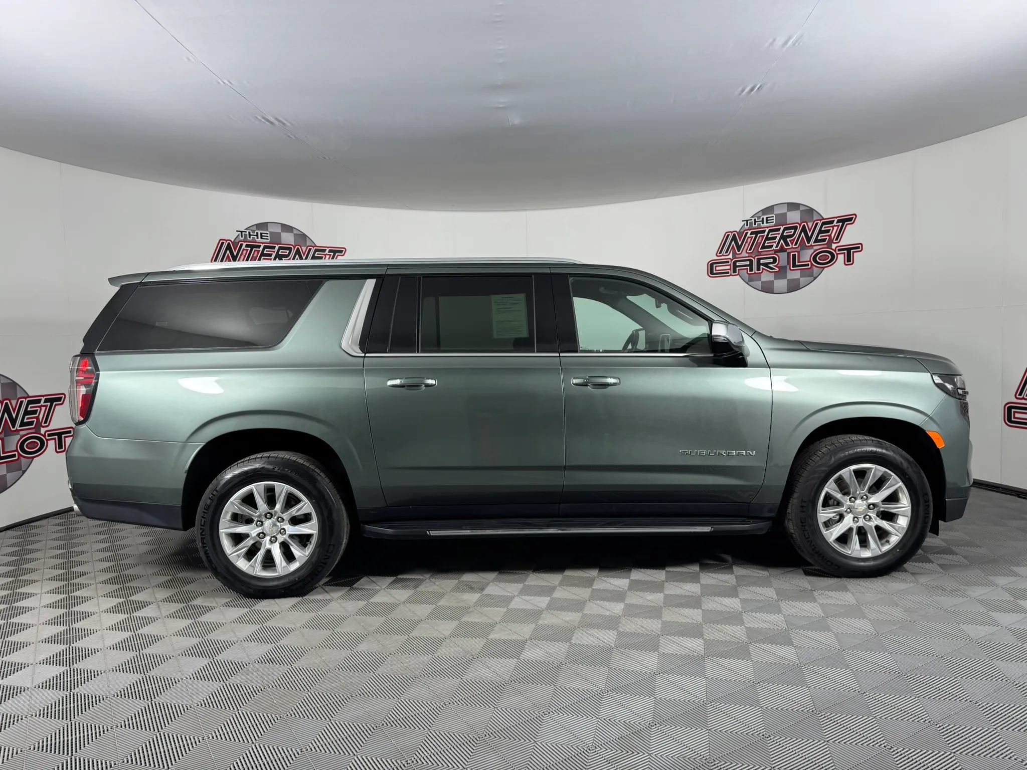 Used 2023 Chevrolet Suburban Premier AWD/4WD image 8