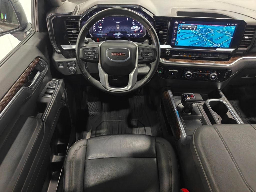 Used 2025 GMC Sierra 1500 Elevation w/ Elevation Premium Package AWD/4WD image 4