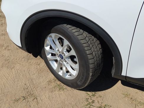 Used 2021 Ford Escape SE w/ Cold Weather Package FWD image 5
