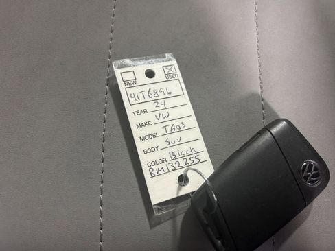 Used 2024 Volkswagen Taos SE image 7