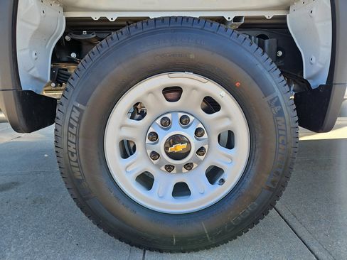 Used 2026 Chevrolet Silverado 3500 W/T image 5