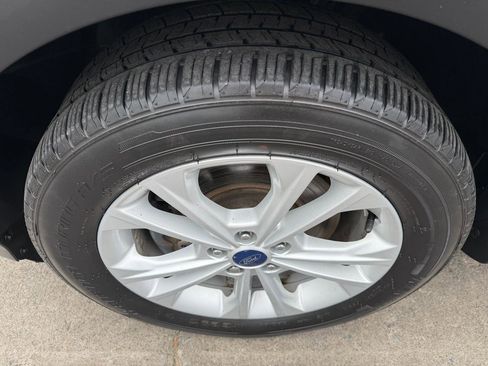 Used 2017 Ford Escape SE AWD/4WD image 16
