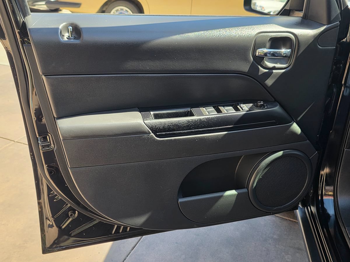 Used 2017 Jeep Patriot Latitude FWD image 26
