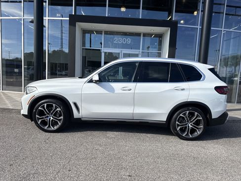 Used 2021 BMW X5 sDrive40i w/ Premium Package RWD image 2