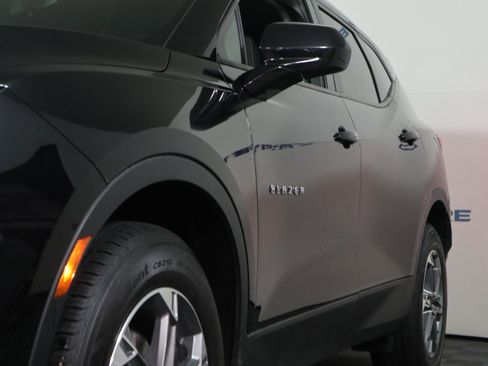 Used 2023 Chevrolet Blazer LT image 11