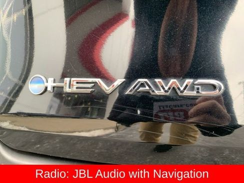 Used 2025 Toyota Sienna XLE image 5