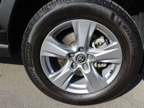 Certified 2024 Toyota RAV4 XLE AWD/4WD image 10