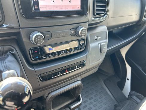 Used 2025 RAM ProMaster 2500 w/ Convenience Group FWD image 15