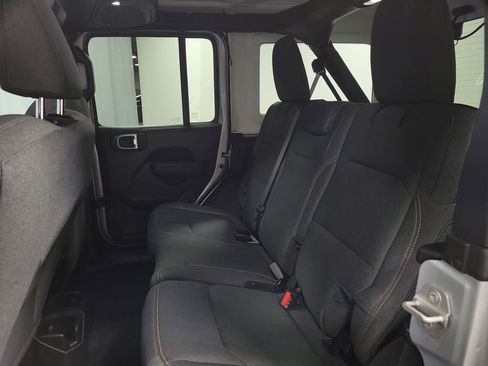 Used 2024 Jeep Wrangler Sport S image 19