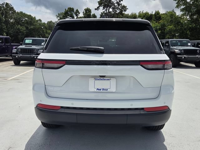 New 2026 Jeep Grand Cherokee Altitude RWD image 7