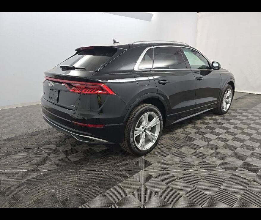 Used 2023 Audi Q8 Premium Plus w/ Premium Plus Package AWD/4WD image 9
