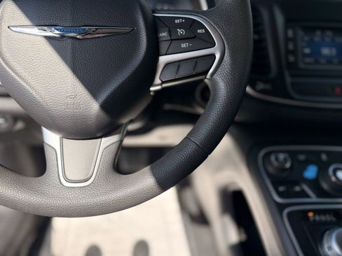 Used 2016 Chrysler 200 Limited image 16