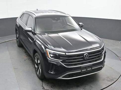 Used 2024 Volkswagen Atlas Cross Sport SE AWD/4WD image 32