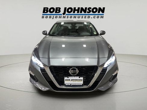 Used 2022 Nissan Altima 2.5 SV image 2