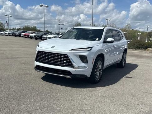 New 2026 Buick Enclave Avenir w/ Super Cruise Package image 8