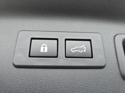 Certified 2025 Subaru Forester Premium image 18