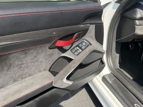 Certified 2016 Porsche Cayman GT4 RWD image 19