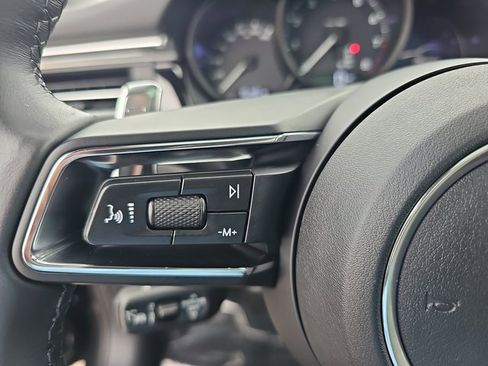 Used 2024 Porsche Macan image 17