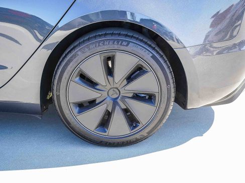 Used 2025 Tesla Model 3 Long Range image 8