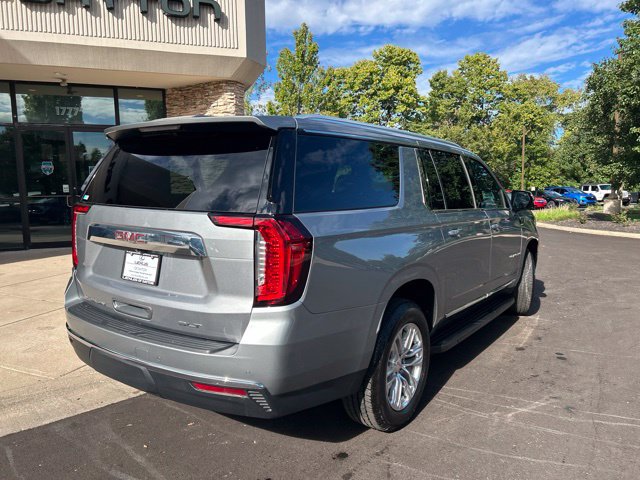 Used 2023 GMC Yukon XL SLT w/ SLT Premium Package AWD/4WD image 7