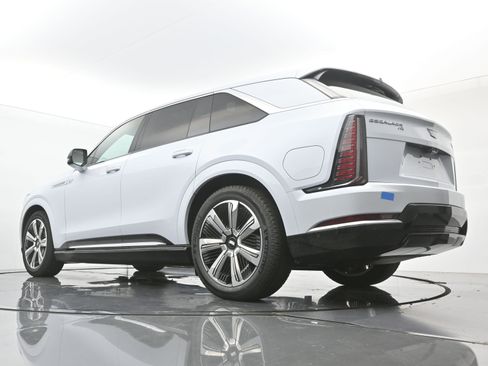 New 2026 Cadillac Escalade IQ Luxury 2 image 17