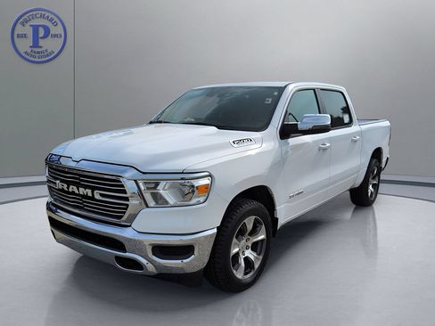 Used 2023 RAM 1500 Laramie AWD/4WD image 3