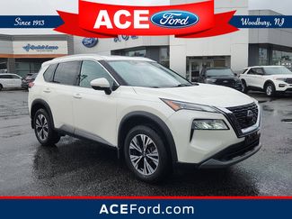 Used 2021 Nissan Rogue SV image 1
