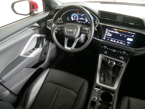 Used 2024 Audi Q3 2.0T Premium image 9