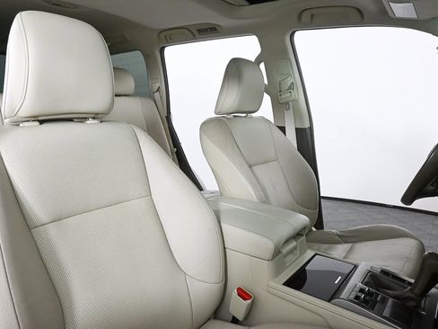 Used 2017 Lexus GX 460 image 21