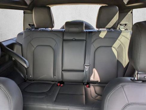 Used 2023 Land Rover Defender 90 V8 image 17