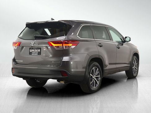 Used 2018 Toyota Highlander XLE image 5