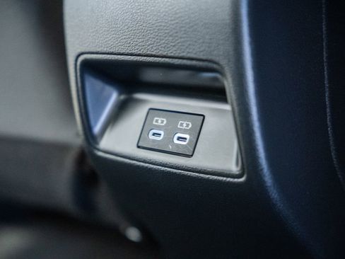 Used 2024 Toyota Corolla LE image 28