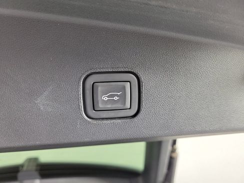 Used 2024 Cadillac Lyriq Sport RWD image 9