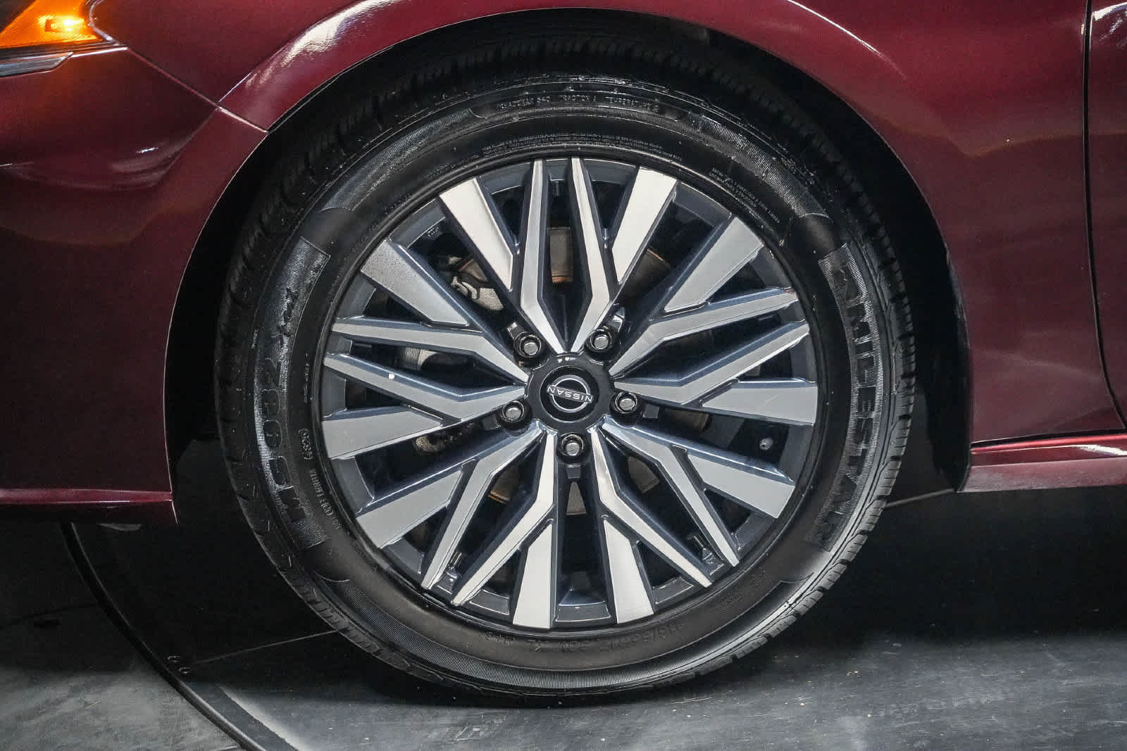 Used 2024 Nissan Altima 2.5 SV FWD image 7