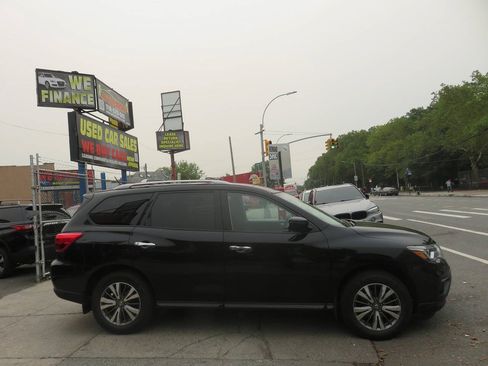 Used 2018 Nissan Pathfinder 4WD image 9