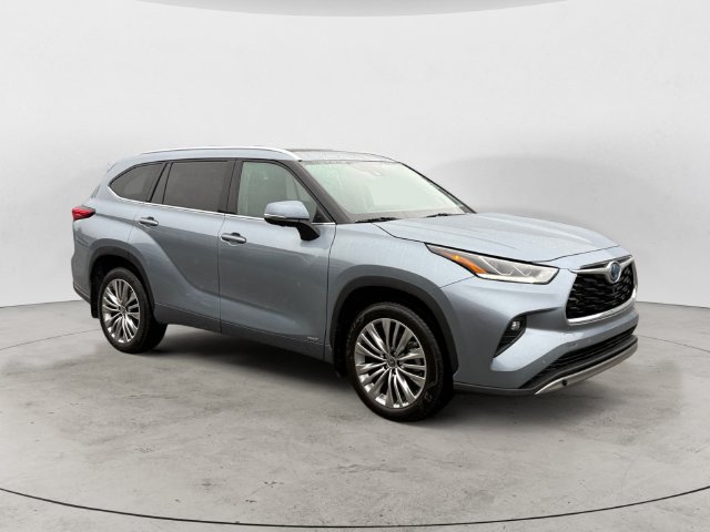 Used 2023 Toyota Highlander Platinum AWD/4WD image 3