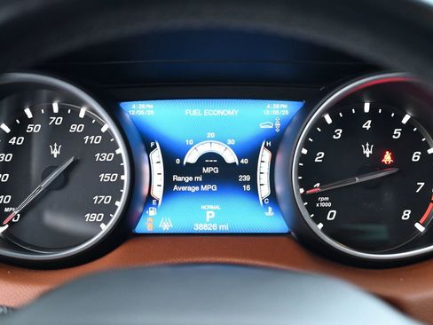 Used 2020 Maserati Levante image 23