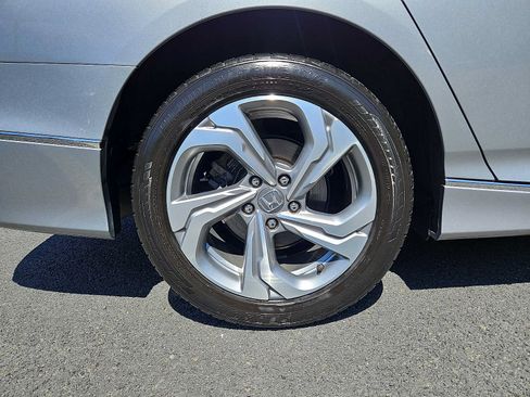 Used 2019 Honda Accord EX image 9