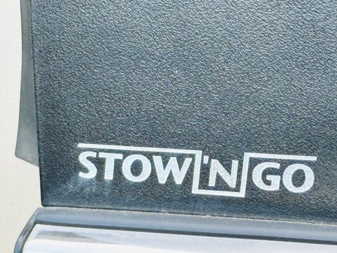 Used 2014 Chrysler Town & Country Touring FWD image 29