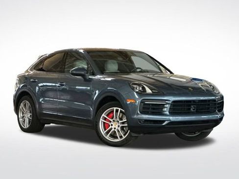 Used 2020 Porsche Cayenne S image 2
