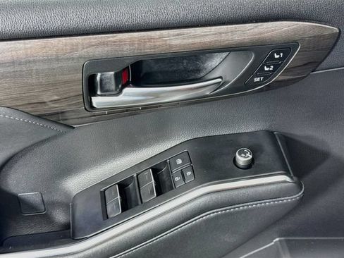 Used 2022 Toyota Highlander Platinum FWD image 18