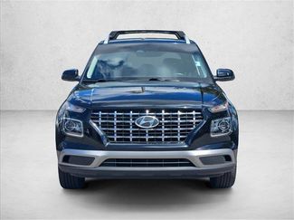 Used 2023 Hyundai Venue SEL FWD video 2